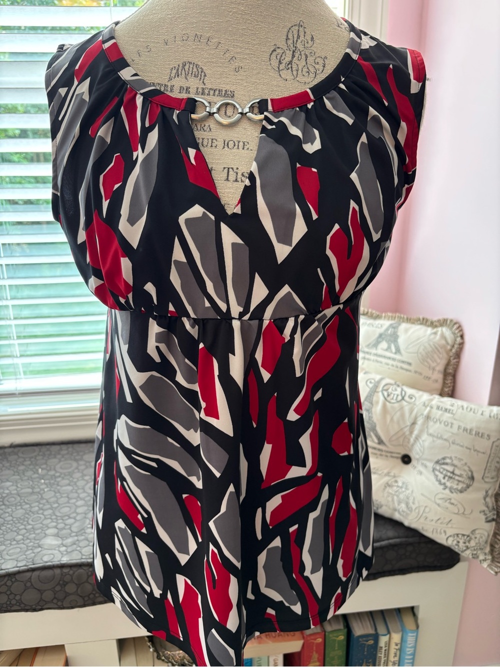 INC International Concepts Black, Red & Gray Abstract Ring-Detail Sleeveless Top